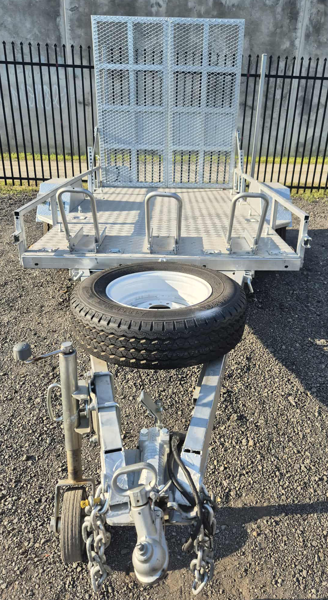 9x5 trailer rear ramp open for easy loading