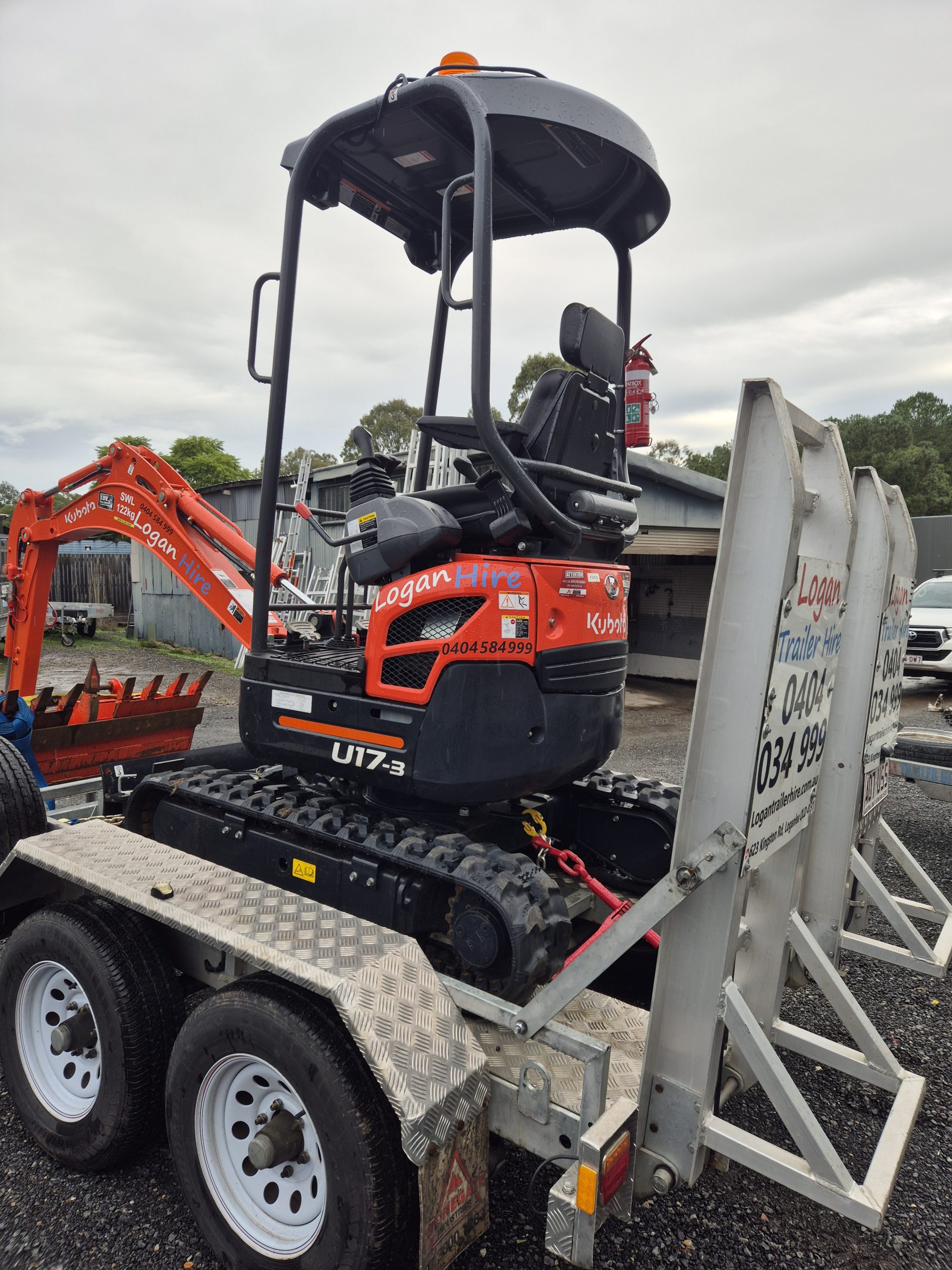 1.7 ton excavator hire Logan – Kubota U17-3 mini excavator on trailer