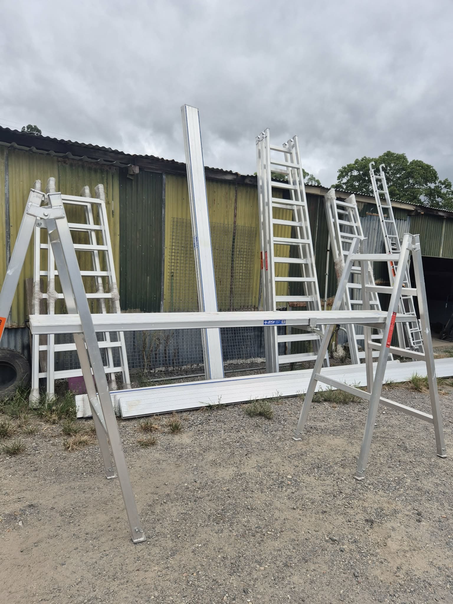 Aluminium trestles and planks for hire in Logan – access equipment